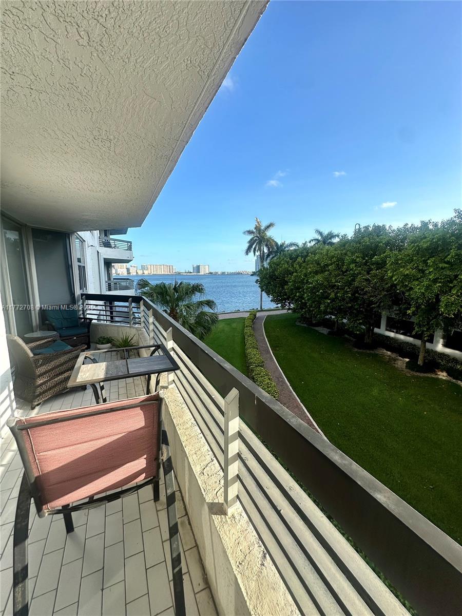 MYSTIC POINTE CONDO NO TH - Residential
