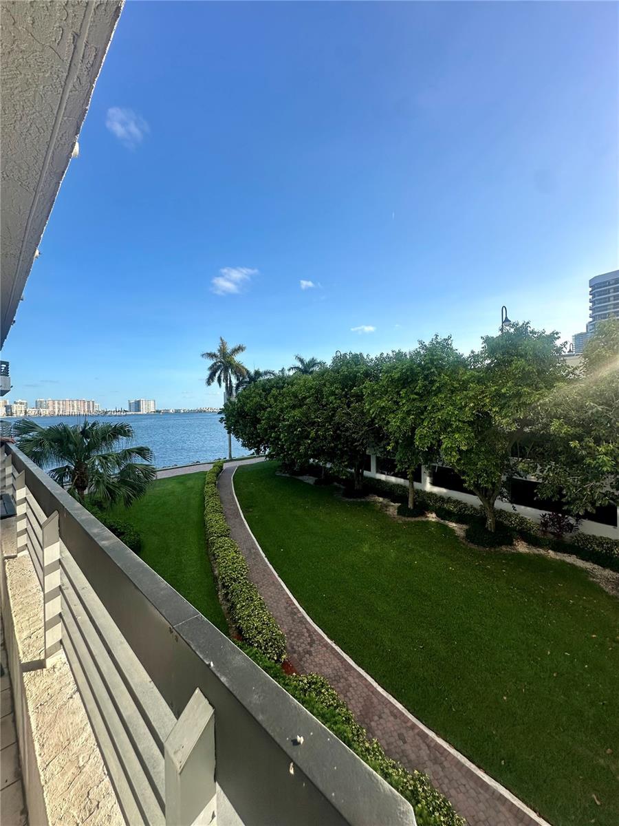 MYSTIC POINTE CONDO NO TH - Residential