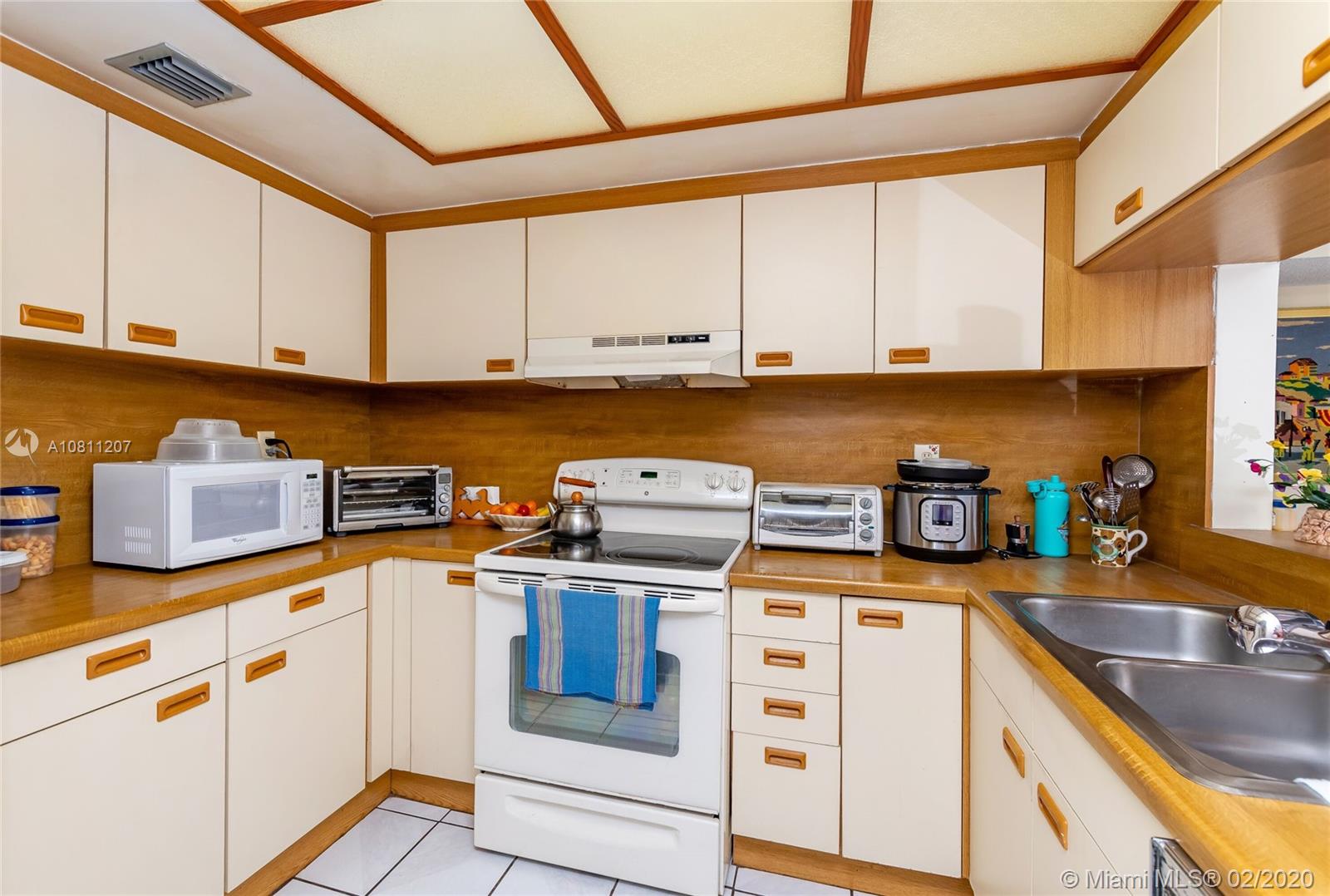 KENLAND POINTE CONDO #1 - Residential