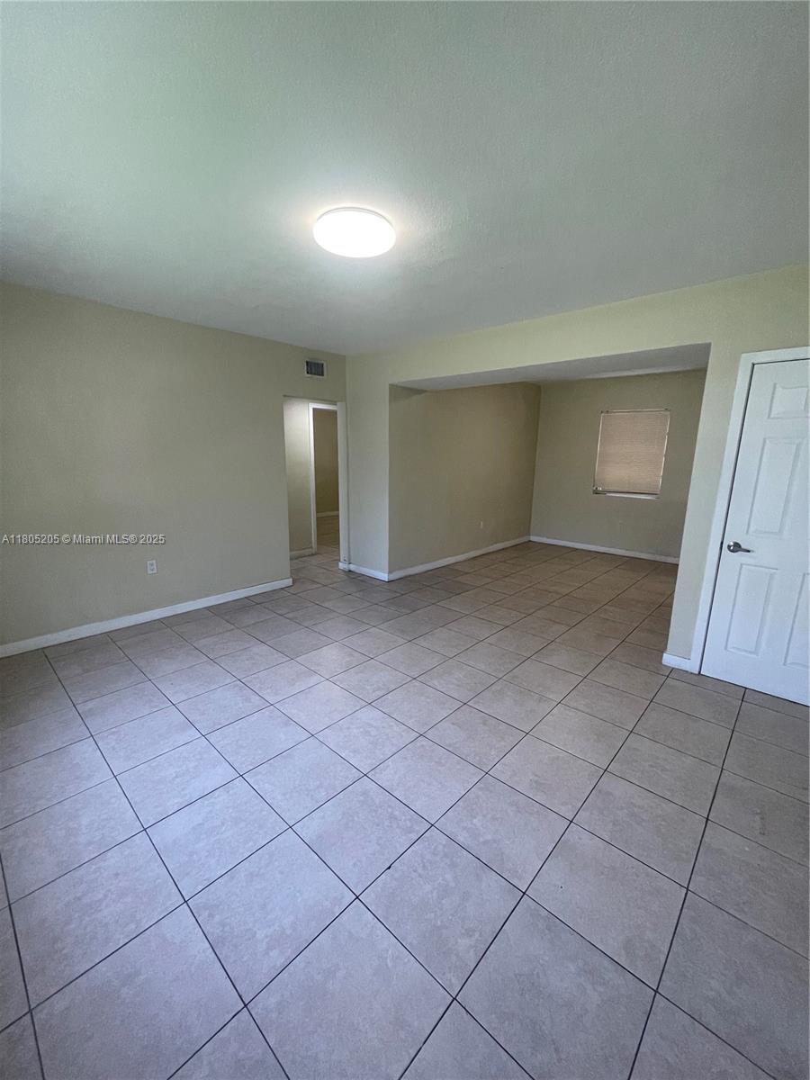 545 Sw 7th St 1, Miami, Broward County, Florida - 2 Bedrooms  
1 Bathrooms - 