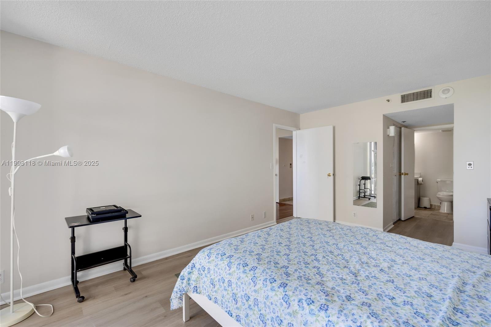 THE GRANDVIEW PALACE COND - Residential Lease