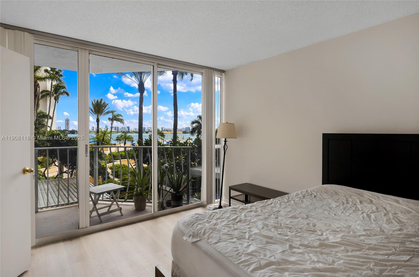 THE GRANDVIEW PALACE COND - Residential Lease