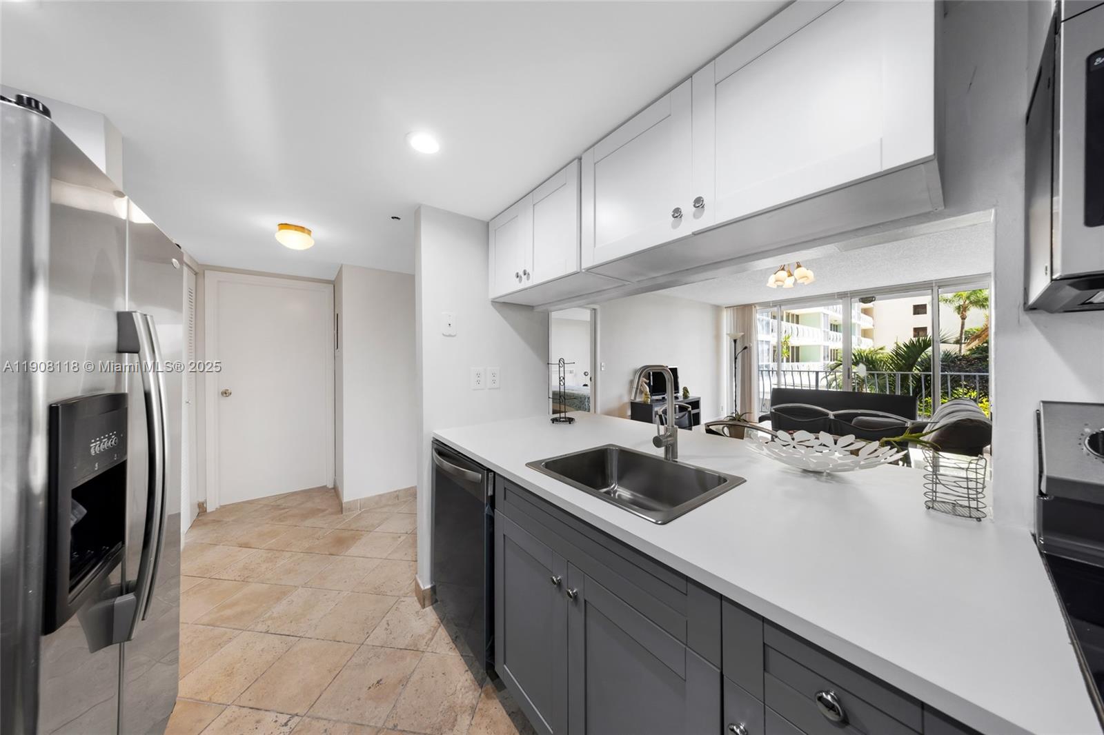 THE GRANDVIEW PALACE COND - Residential Lease