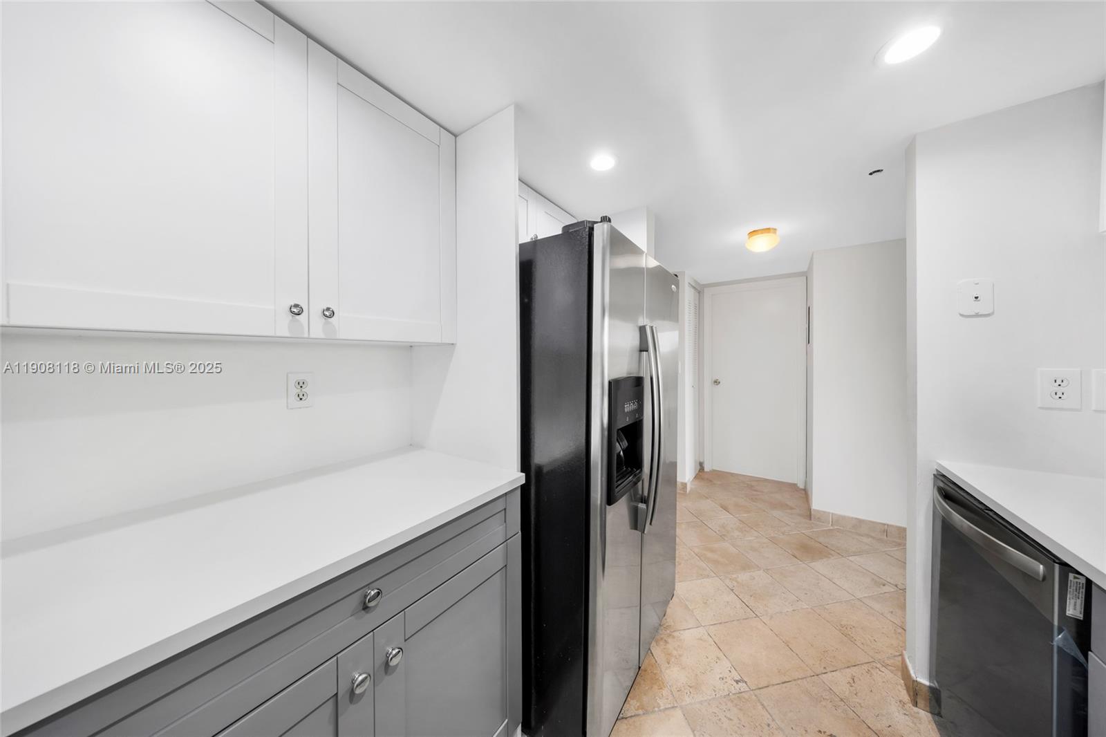 THE GRANDVIEW PALACE COND - Residential Lease