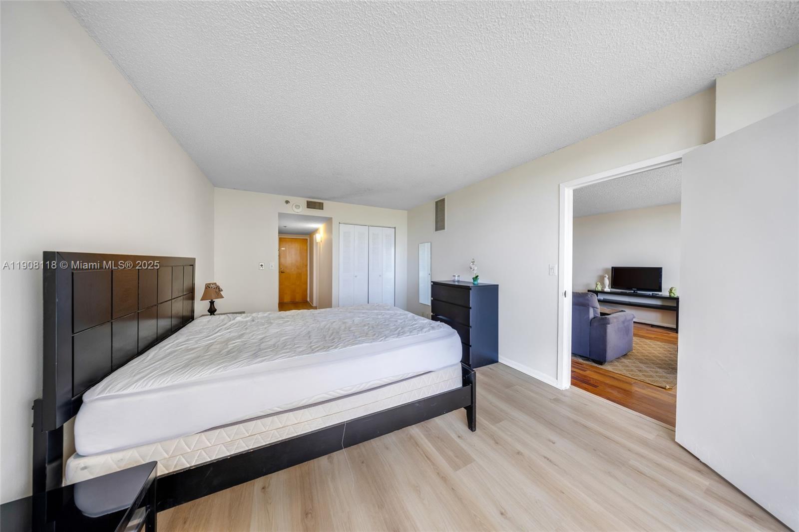 THE GRANDVIEW PALACE COND - Residential Lease