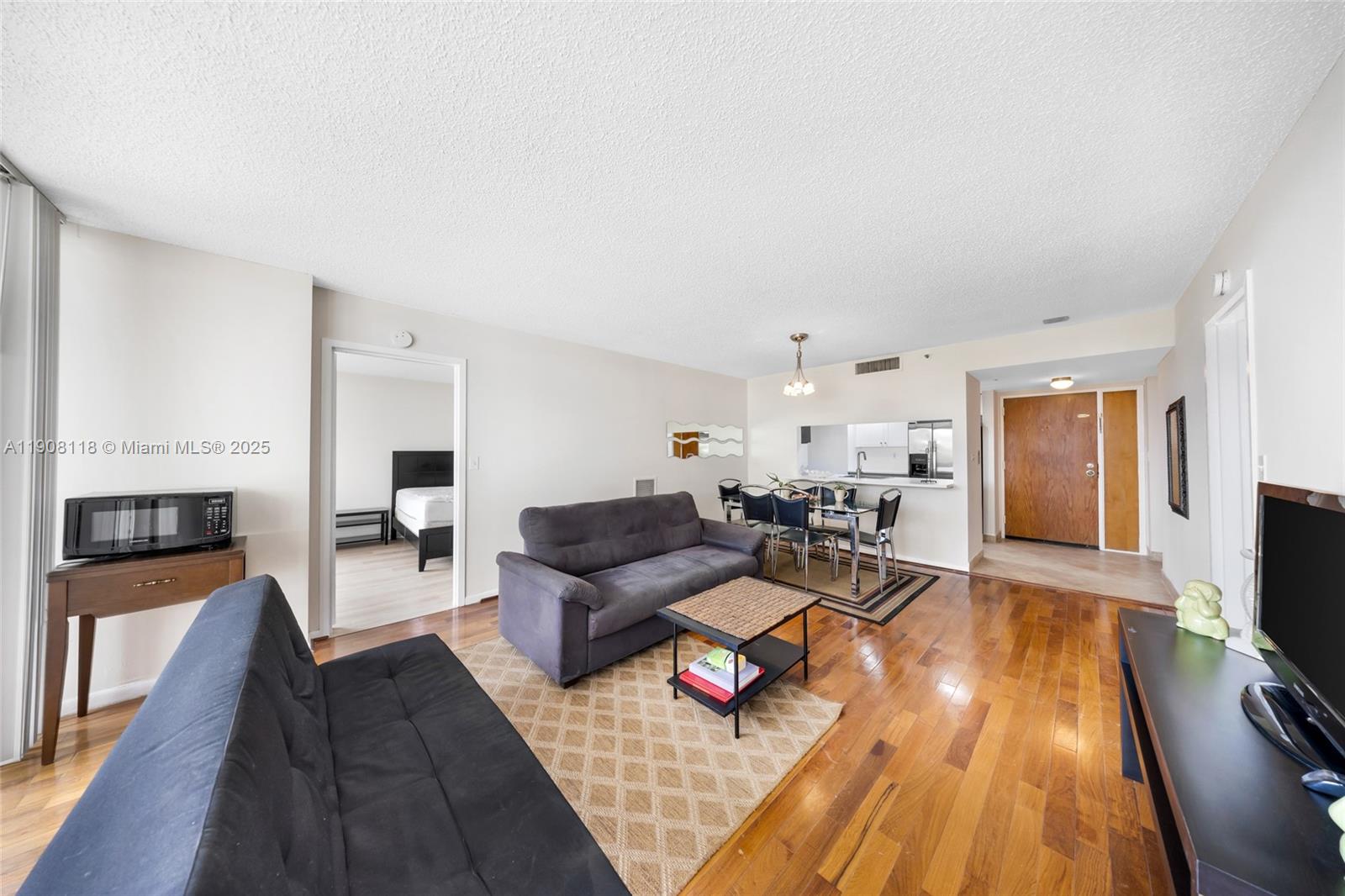 THE GRANDVIEW PALACE COND - Residential Lease