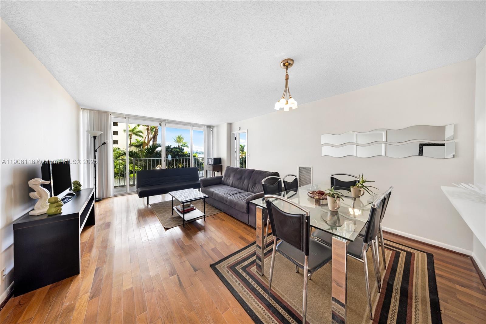 THE GRANDVIEW PALACE COND - Residential Lease