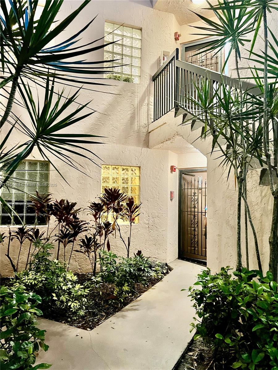BACT TO MARKET. LIGHT & BRIGHT 3/2 APARTMENT IN VERY DESIRABLES FOUNTAIN SPRINGS. TILES THROUGHOUT LIVING AREAS. EAT IN KITCHEN, GREAT FLOOR PLAN WITH SPLIT BEDROOMS. OVERSIZED SCREENED BALCONY WITH WASHER/DRYER HIDDEN IN CLOSET. SEPARATE EXTERIOR STORAGE ROOM. TAKE advantage OF ALL FOUNTAIN SPRINGS AMENITIES. CLOSE TO MAJOR ROADS SCHOOLS AND SHOPPING. The apartment will be available from June 1/25, the tenant must have renter's insurance, processing fee $100
Driving Directions: NOB HILL TO SUNRISE BLVD., TO NW 106 AVE. (FOUNTAIN SPRINGS) RIGHT ON NW 14TH STREET, COMPLEX ON LEFT.