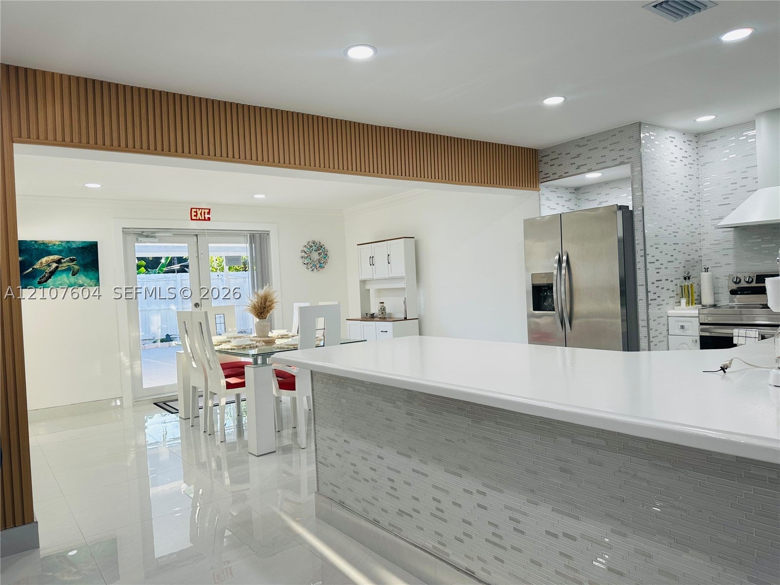 120 S 56th Ave