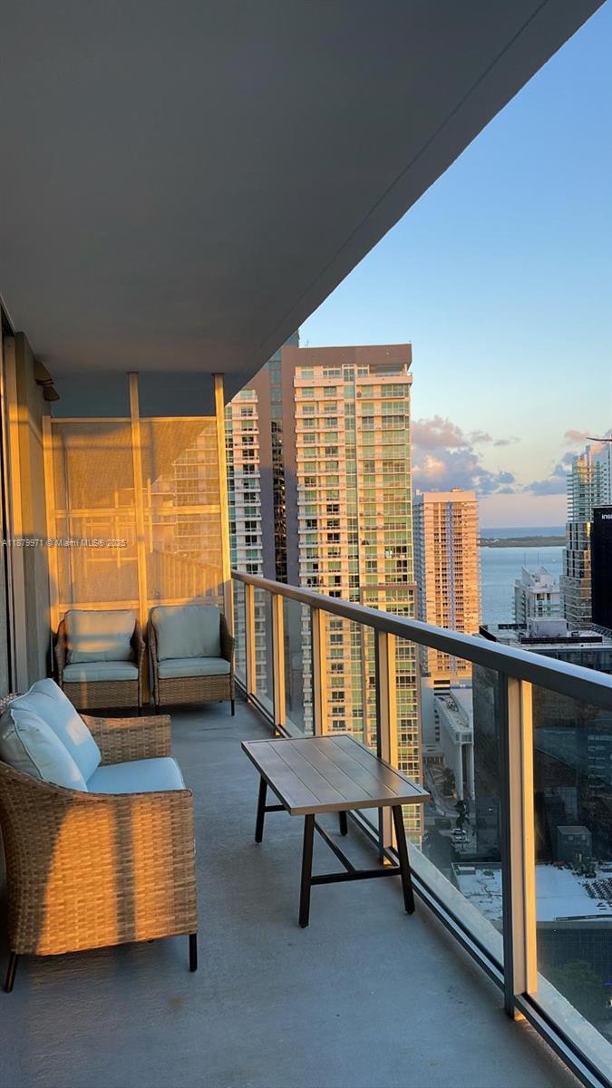 1111 SW 1st Ave 3715-N