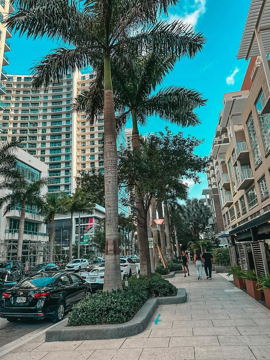 MIDBLOCK MIAMI CONDO - Residential