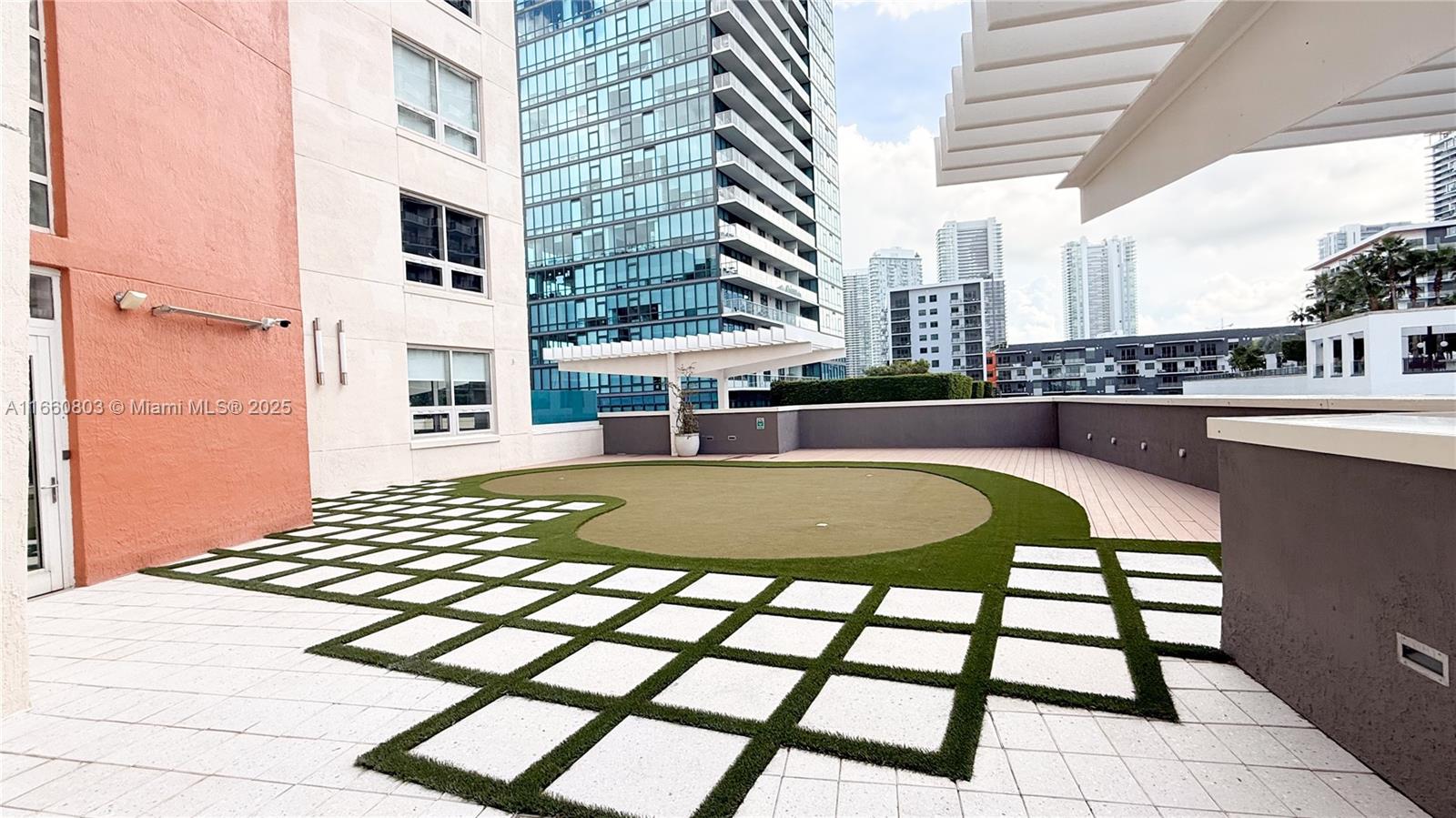 MIDBLOCK MIAMI CONDO - Residential