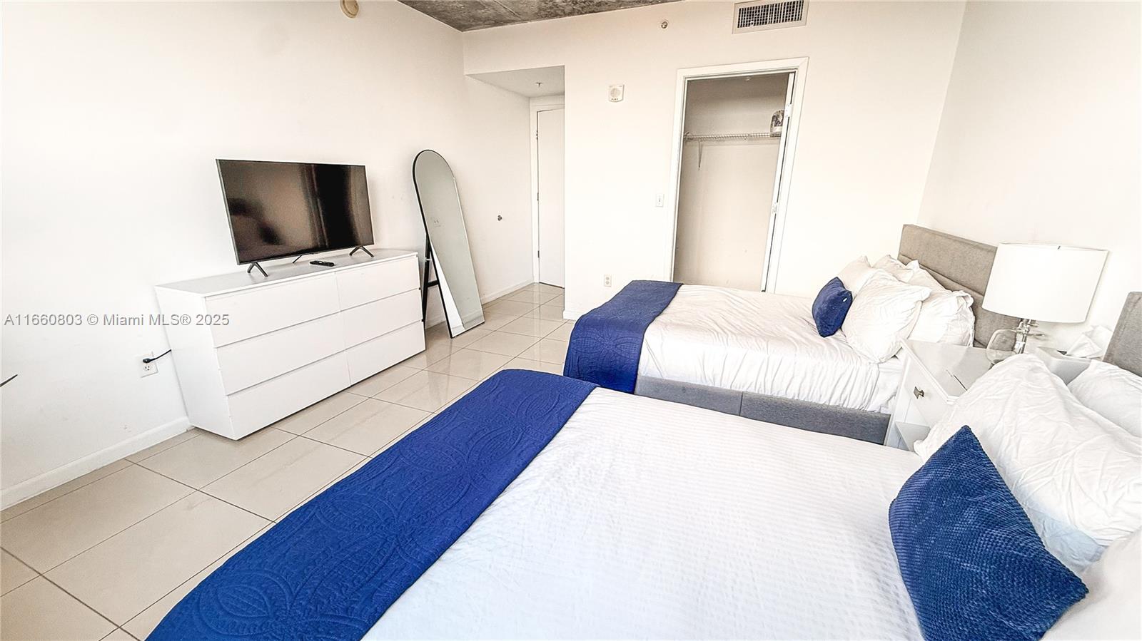 MIDBLOCK MIAMI CONDO - Residential