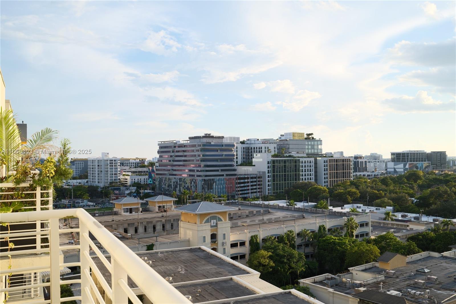MIDBLOCK MIAMI CONDO - Residential
