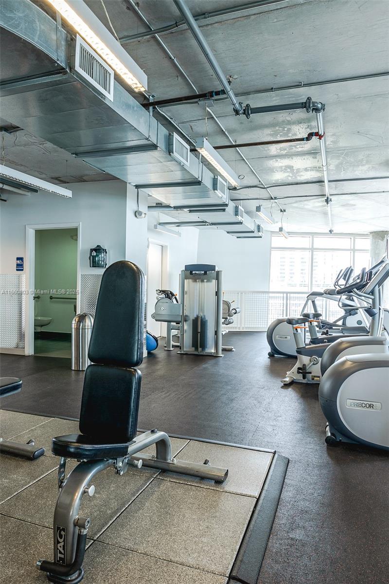 MIDBLOCK MIAMI CONDO - Residential