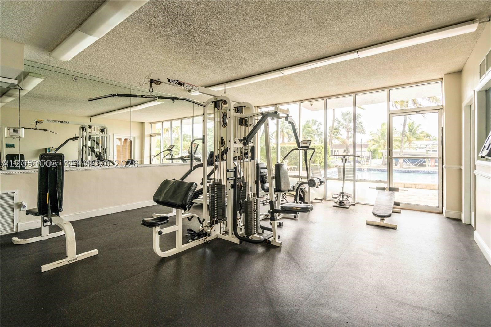 2350 NE 135th St 403
