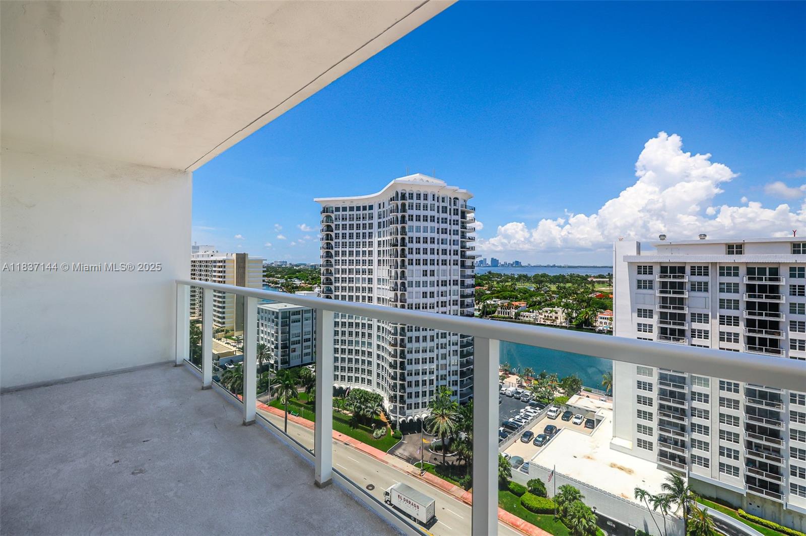 5701 Collins Ave 1611