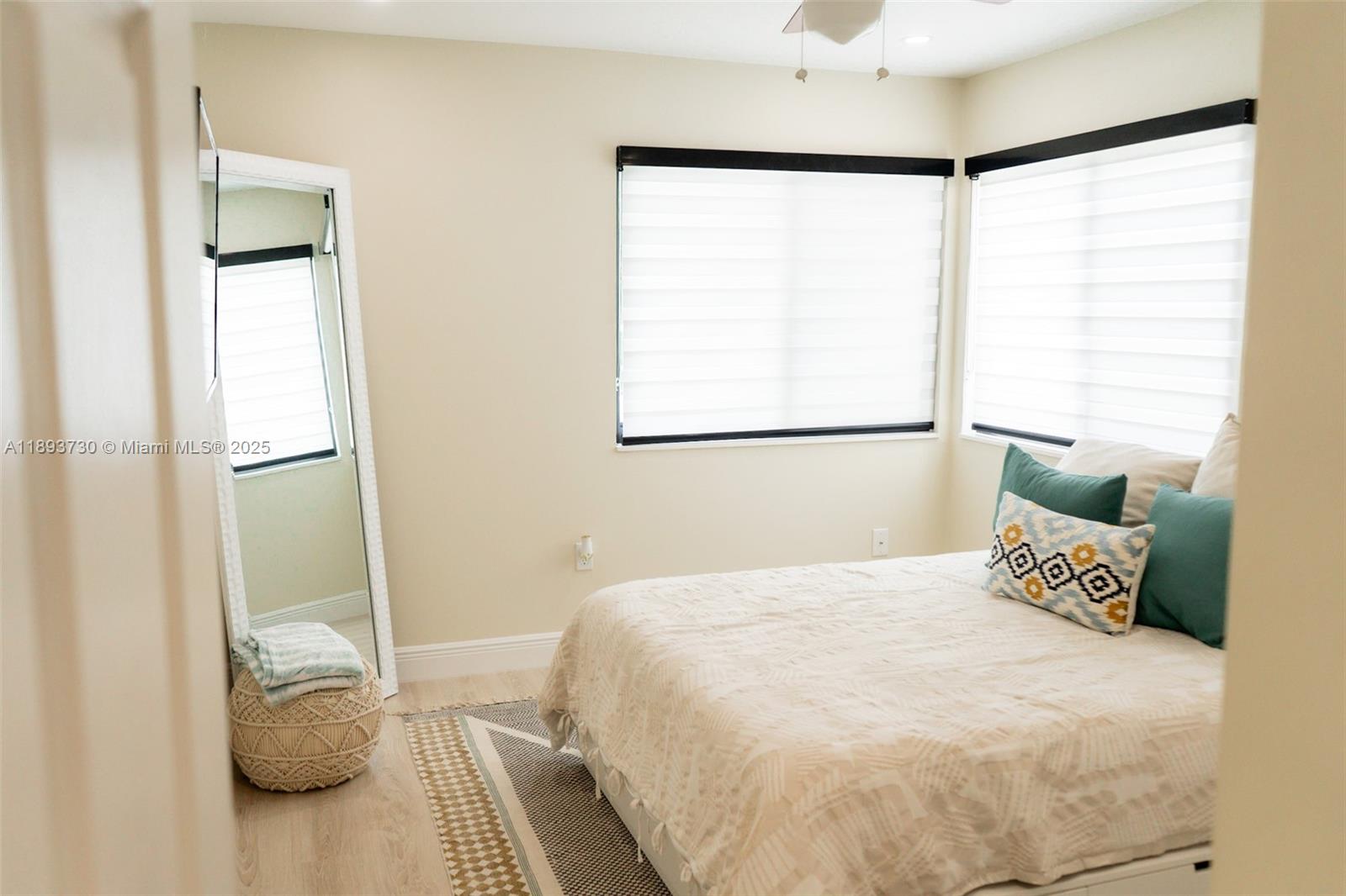 LAKES BY THE BAY SEC 3 - Residential Lease