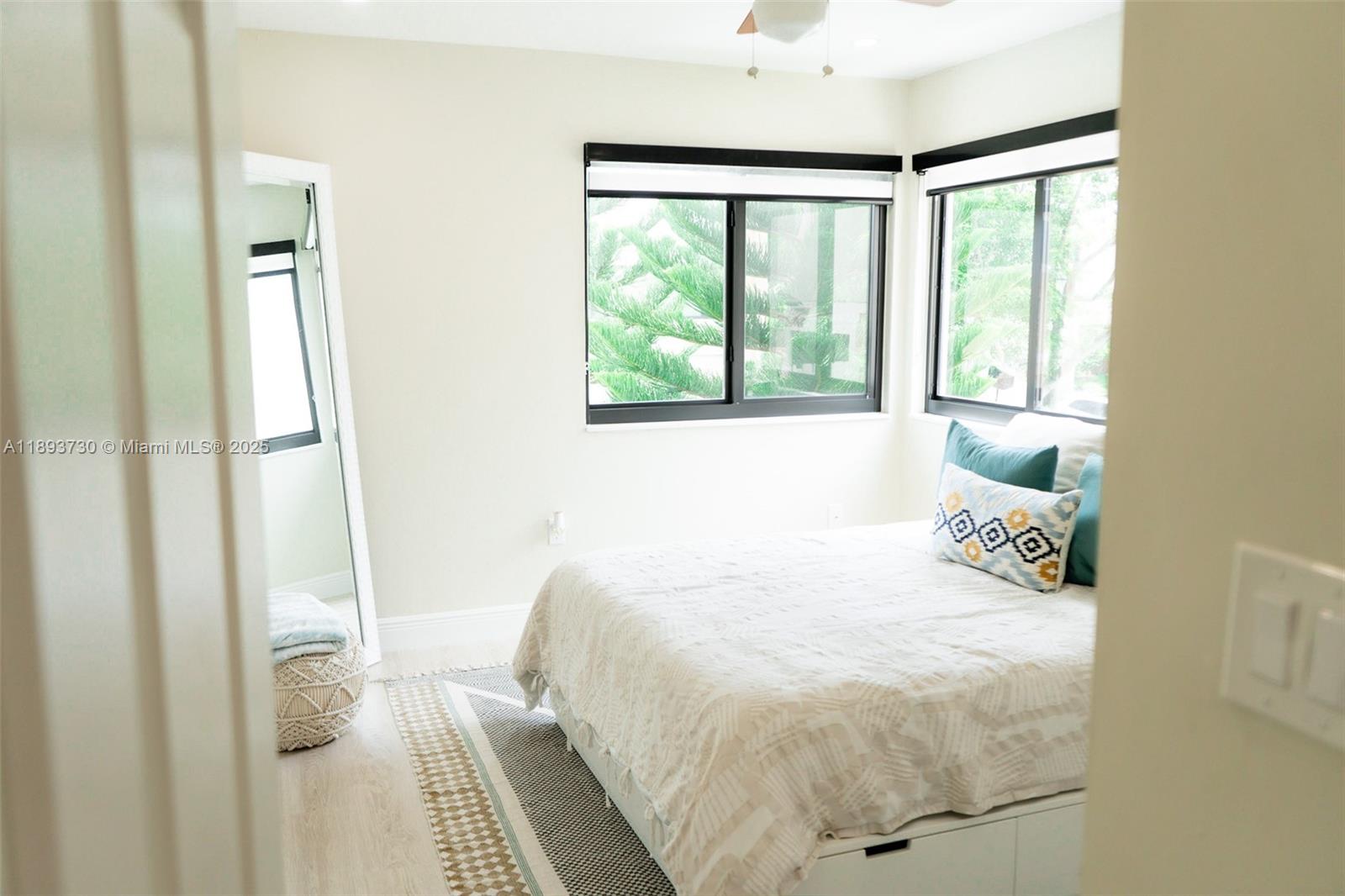 LAKES BY THE BAY SEC 3 - Residential Lease