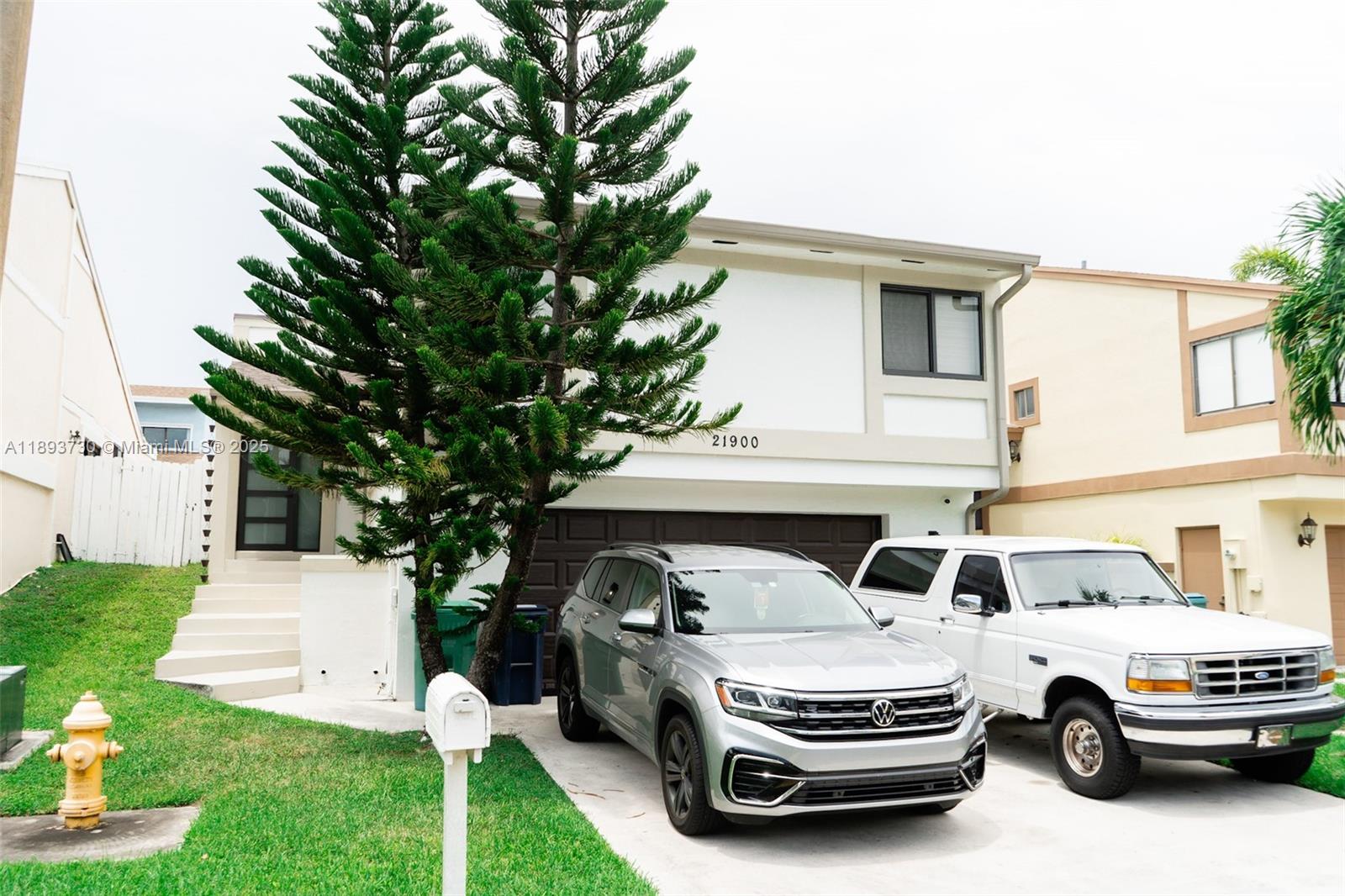 LAKES BY THE BAY SEC 3 - Residential Lease