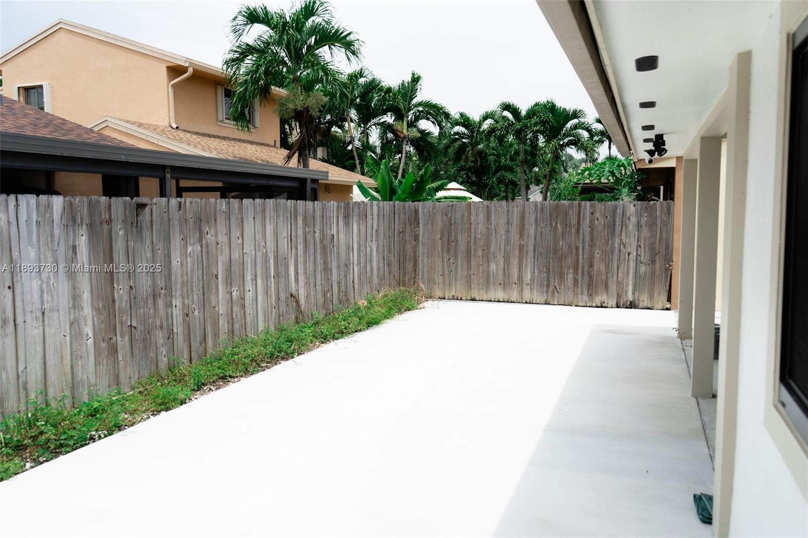 LAKES BY THE BAY SEC 3 - Residential Lease