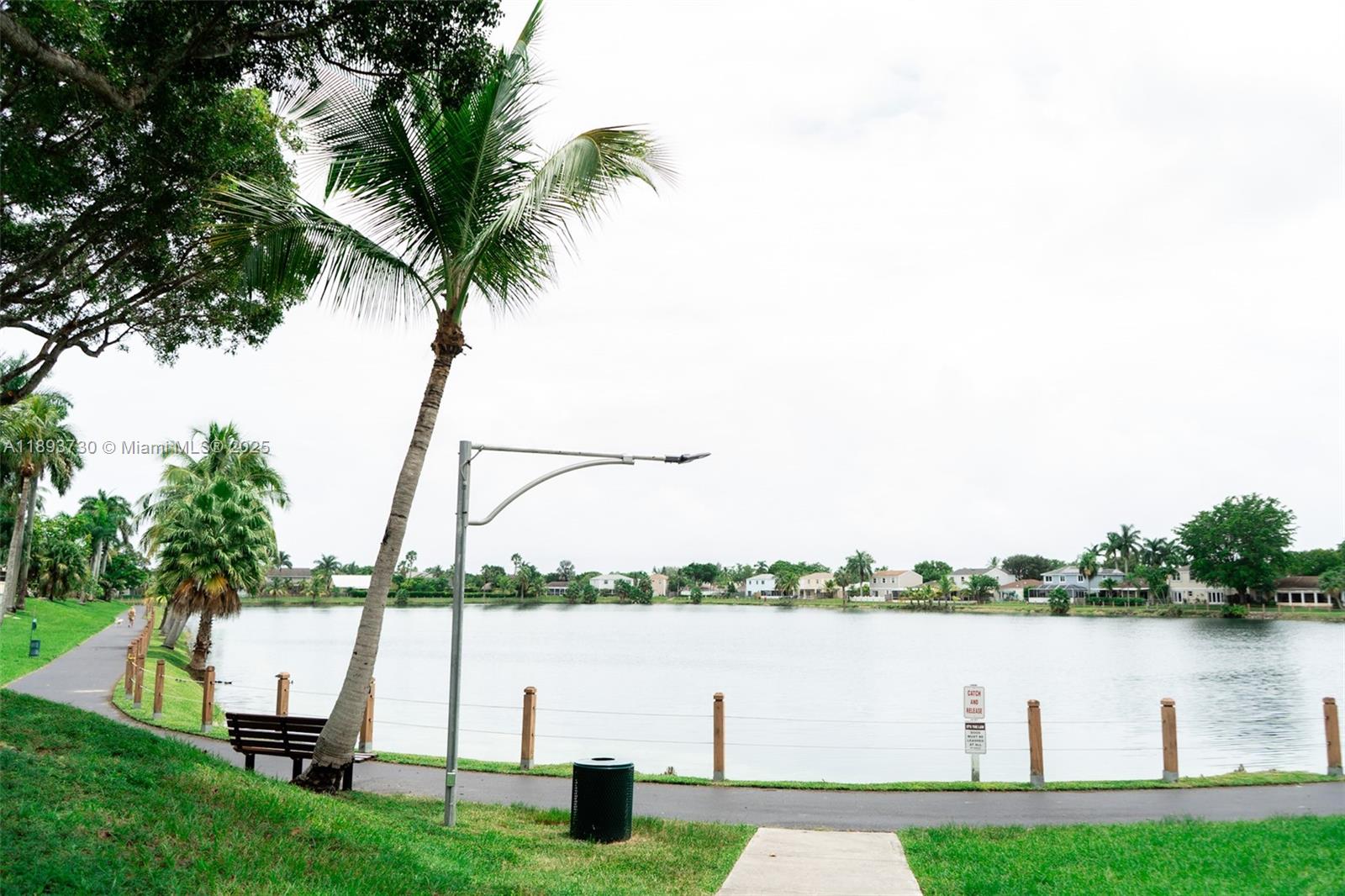 LAKES BY THE BAY SEC 3 - Residential Lease