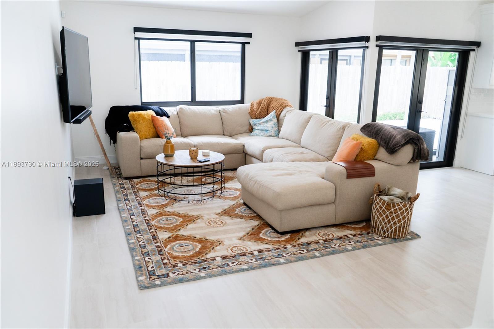 LAKES BY THE BAY SEC 3 - Residential Lease