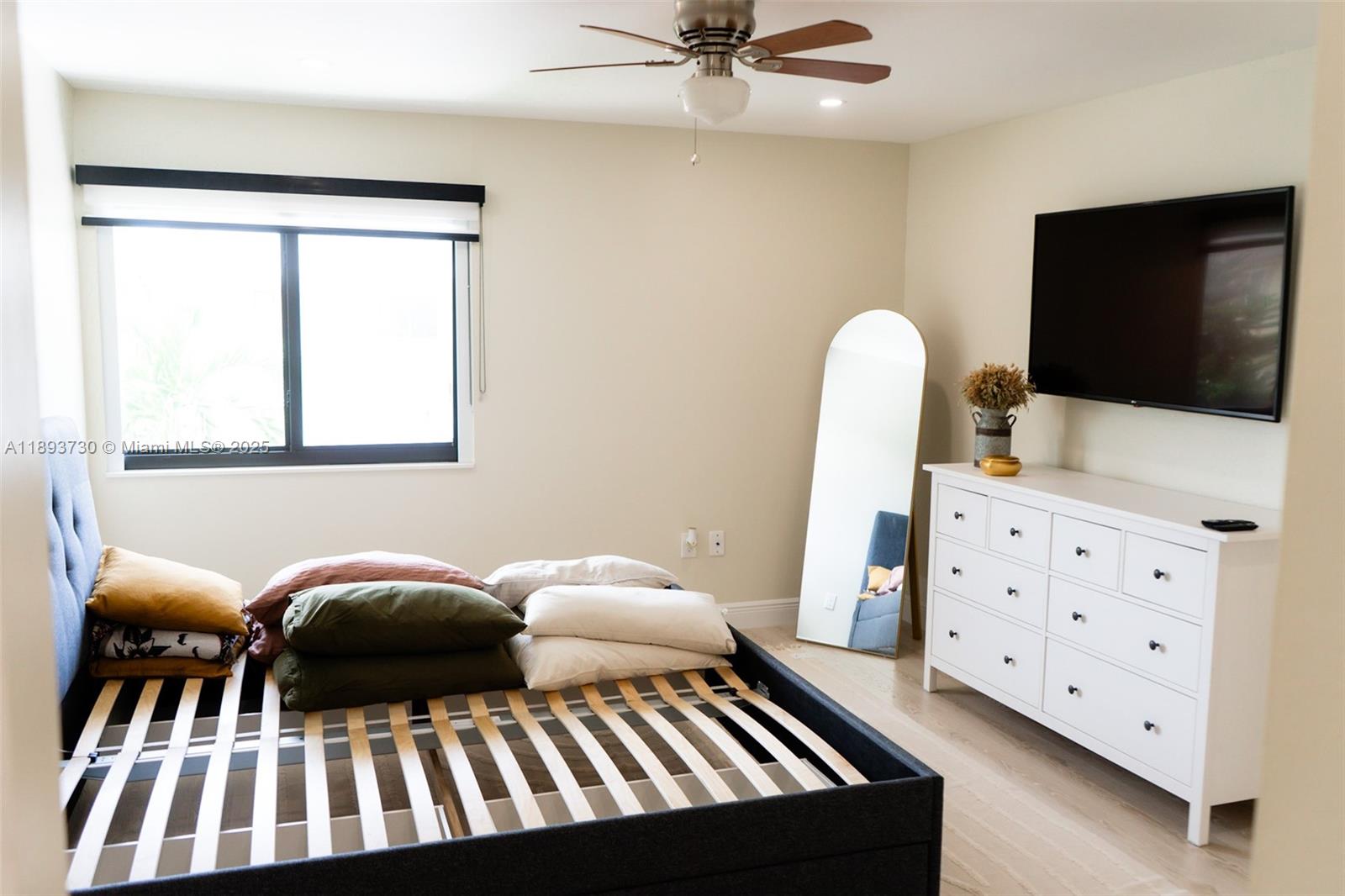 LAKES BY THE BAY SEC 3 - Residential Lease