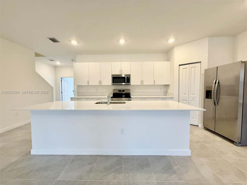 Photo of 2958 Park Pl #5838, Dania Beach, FL 33312 (MLS # A12022394)
