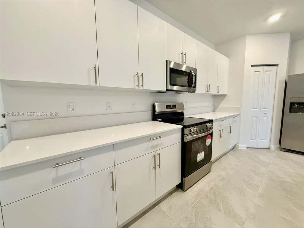 Photo of 2958 Park Pl #5838, Dania Beach, FL 33312 (MLS # A12022394)