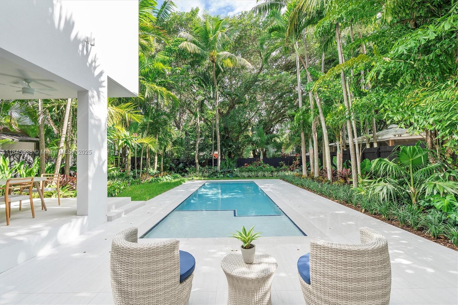 SILVER BLUFF EST-SEC B - Residential