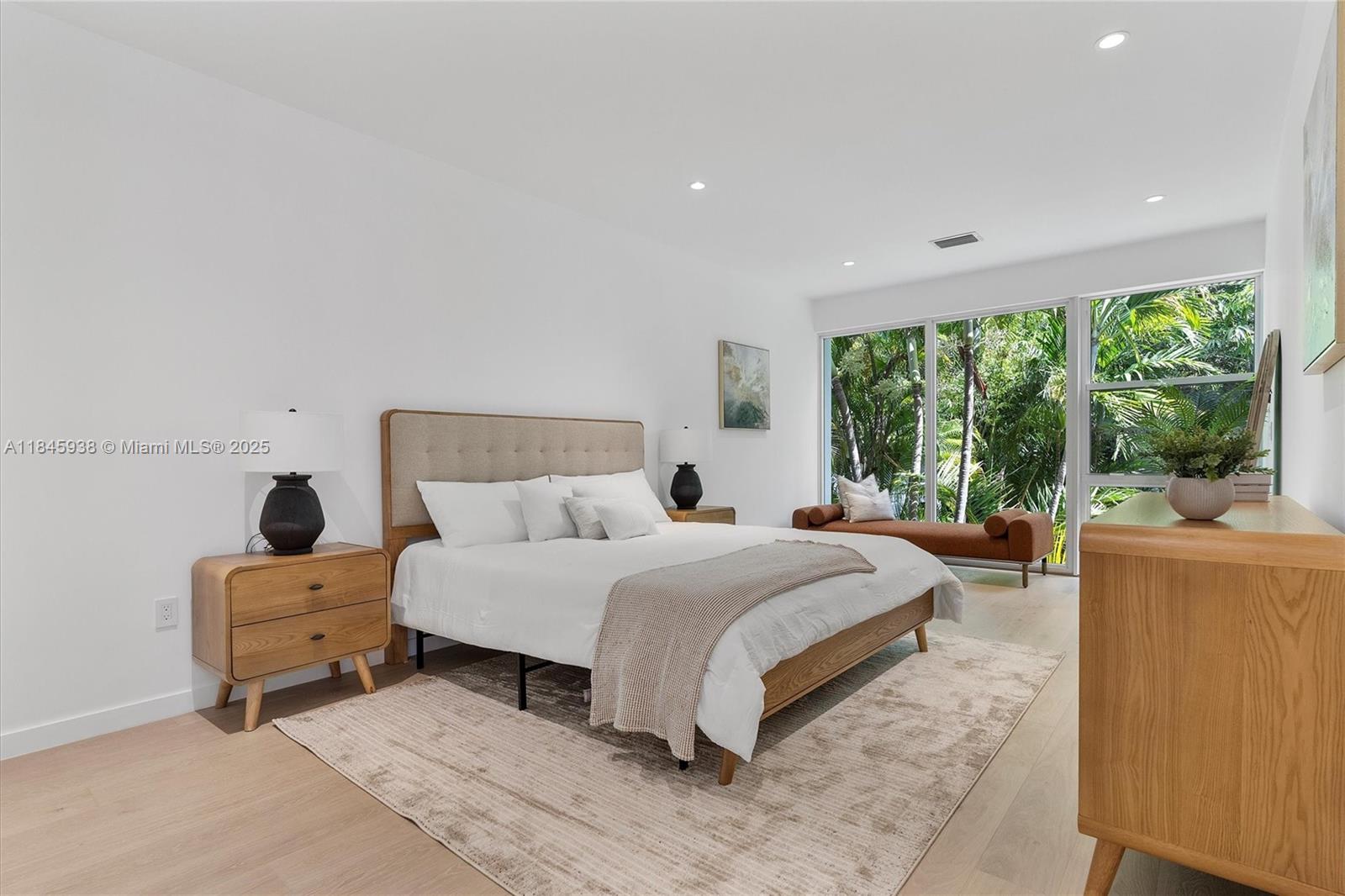 SILVER BLUFF EST-SEC B - Residential