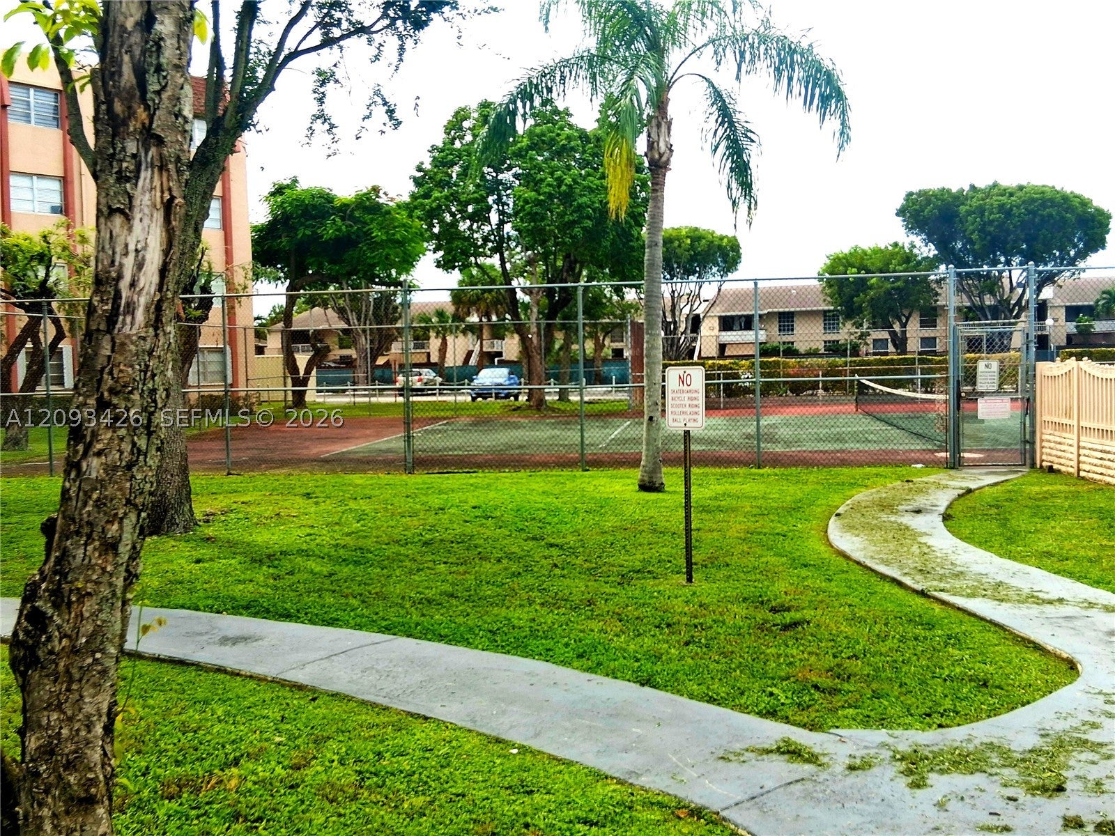 13715 Kendale Lakes Cir A-107