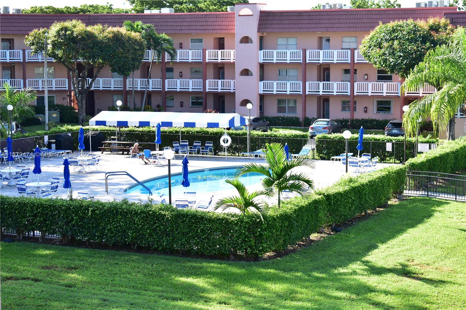 SUNRISE LAKES 131 CONDO - Residential