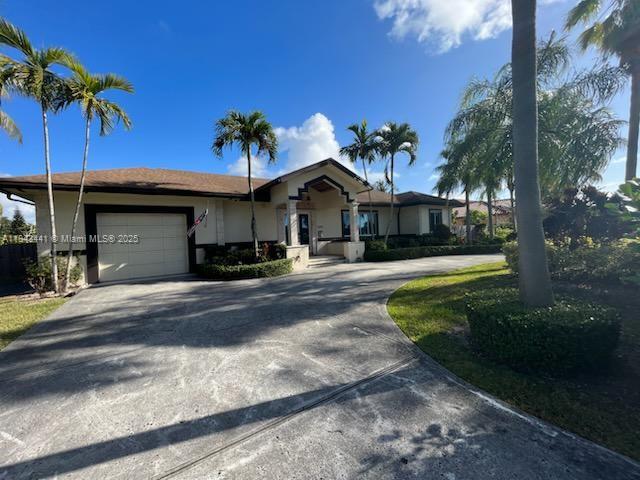 SINGLE-FAMILY HOME WITH 5 BEDROOMS, 3 AND 1/2 BATHROOMS, CORNER LOT WITH 15,933 SF, NICE TERRACE OVERLOOKING THE POOL AND PATIO, READY TO ENTERTAIN AND RELAX. HIGH CEILING THAT CREATES A BEAUTIFUL OPEN CONCEPT SPACE, EATING KITCHEN, IMPACT WINDOWS, SPACE TO PARK A BOAT, AND MORE. THE HOUSE IS TENANT OCCUPIED UNTIL MAY 14, 2026