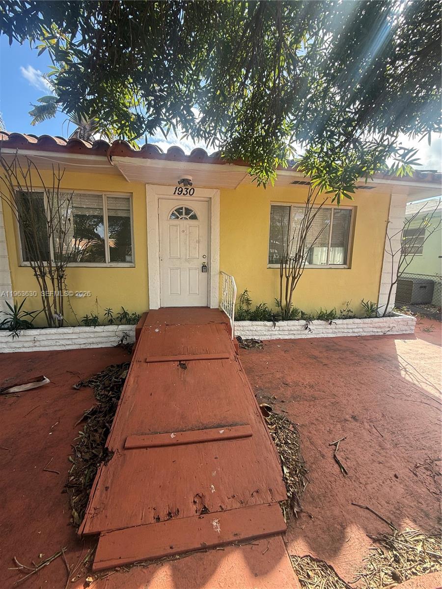 HOLLYWOOD - Residential