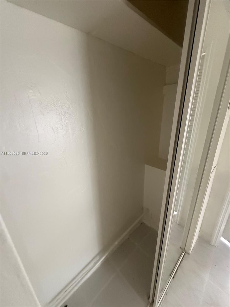 HOLLYWOOD - Residential