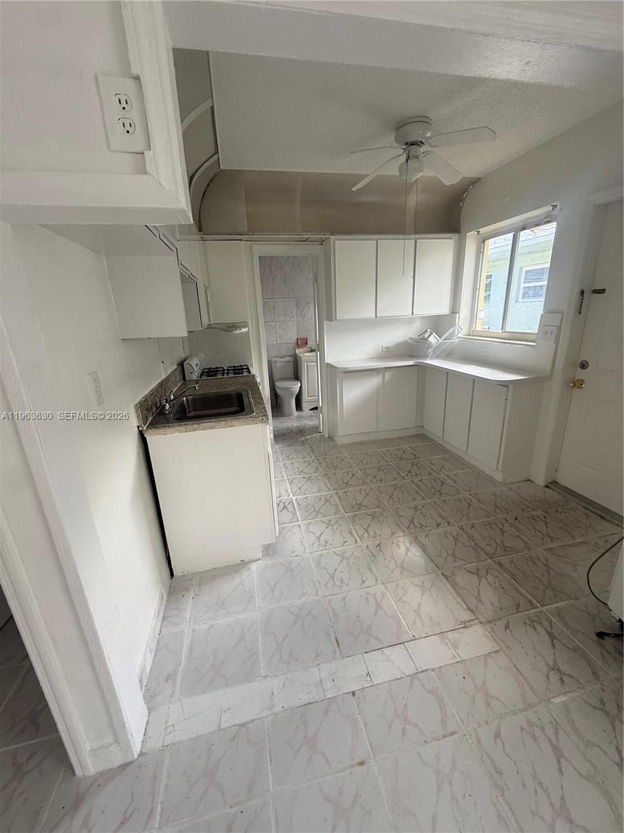 HOLLYWOOD - Residential