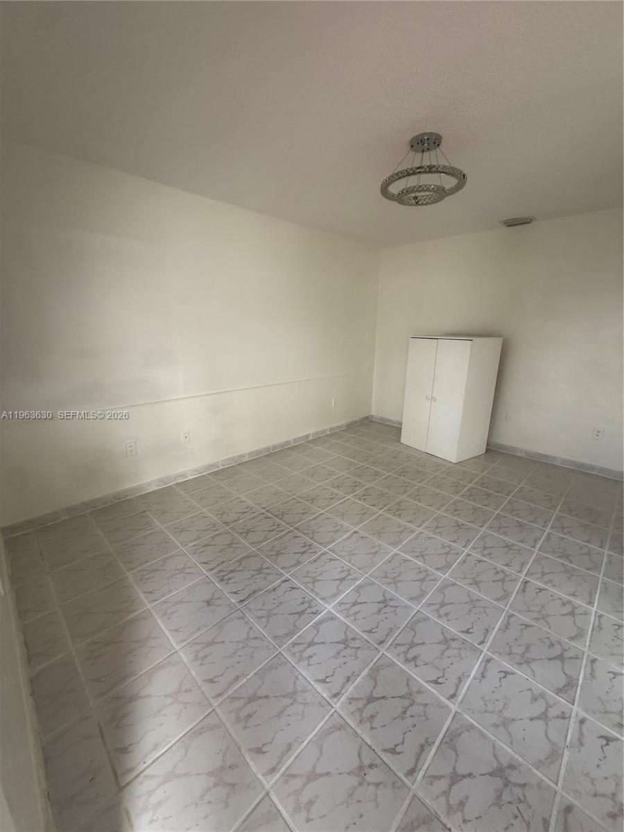 HOLLYWOOD - Residential