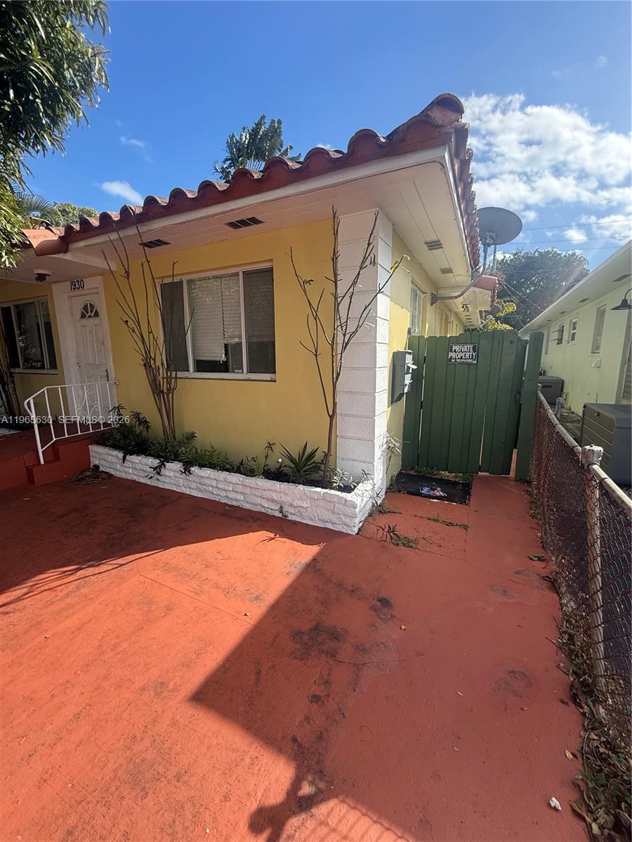 HOLLYWOOD - Residential