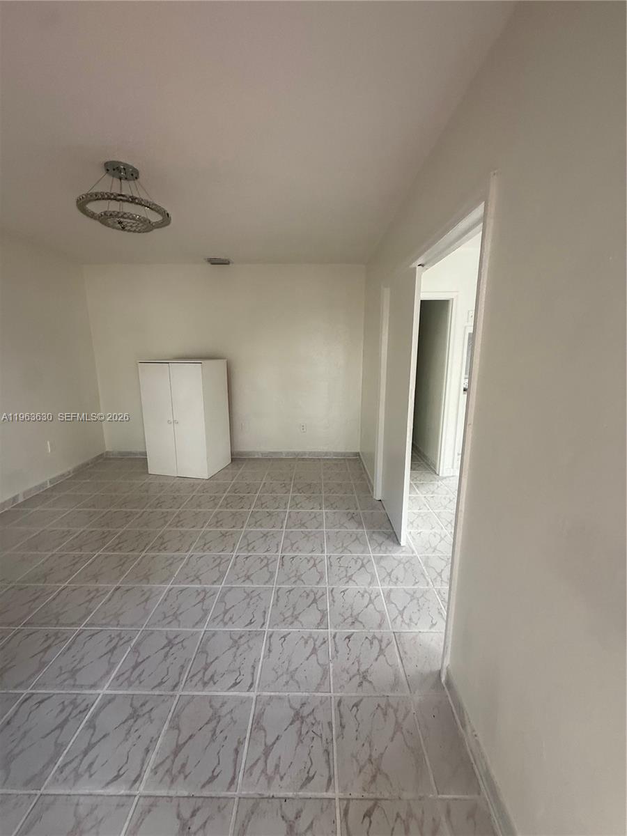 HOLLYWOOD - Residential