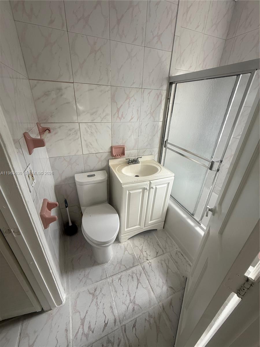 HOLLYWOOD - Residential