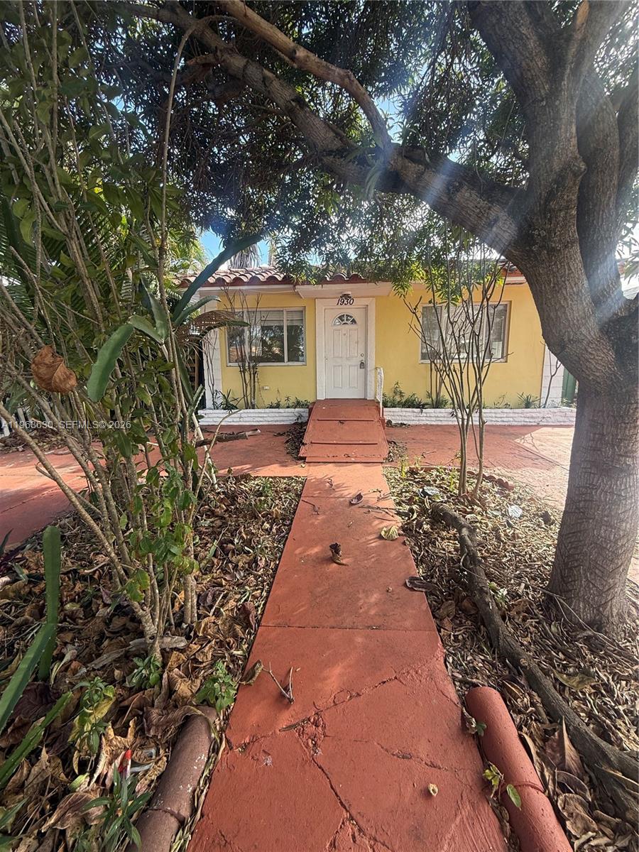 HOLLYWOOD - Residential