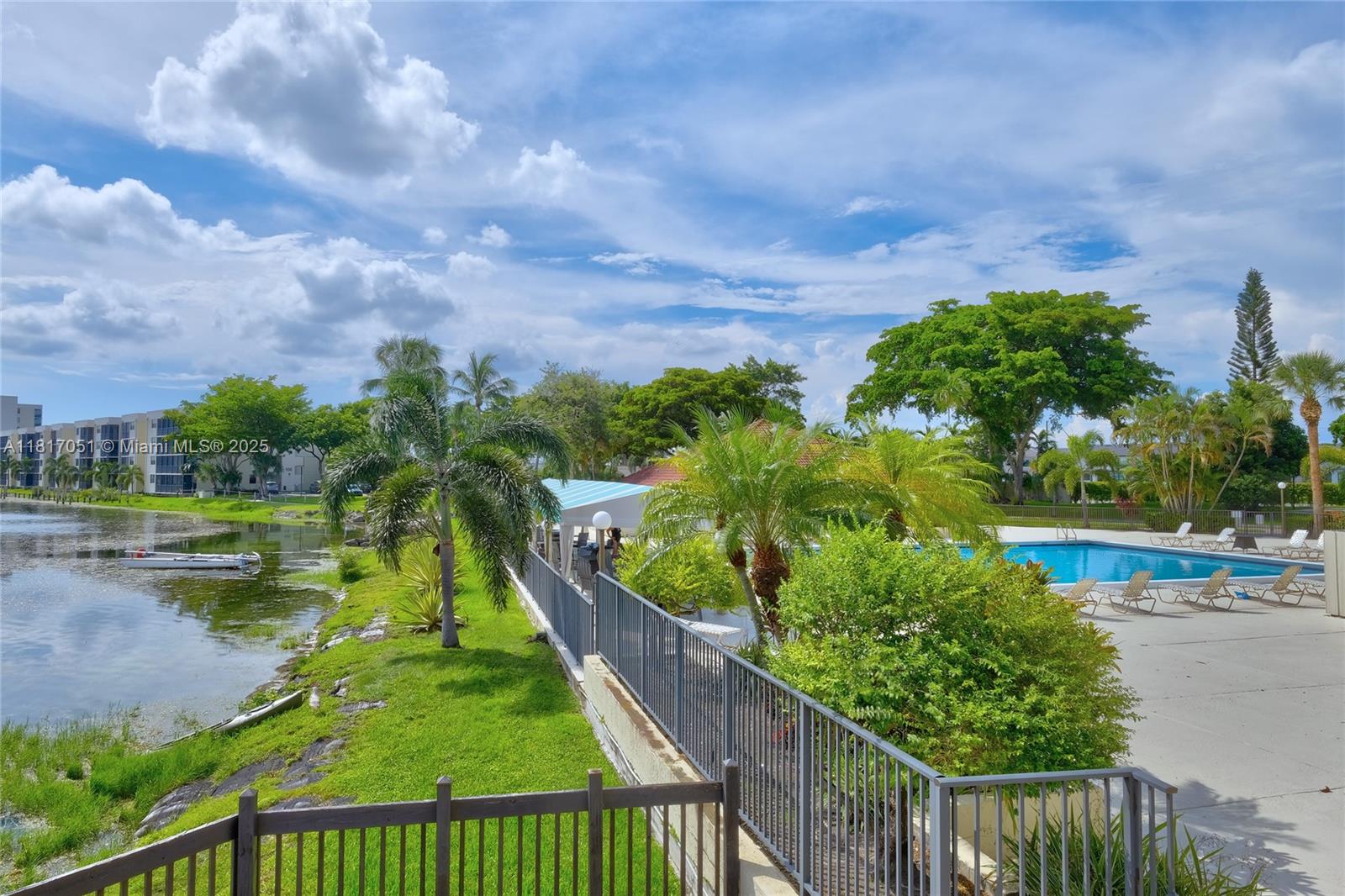 LAKE EMERALD CONDOMINIUM - Residential