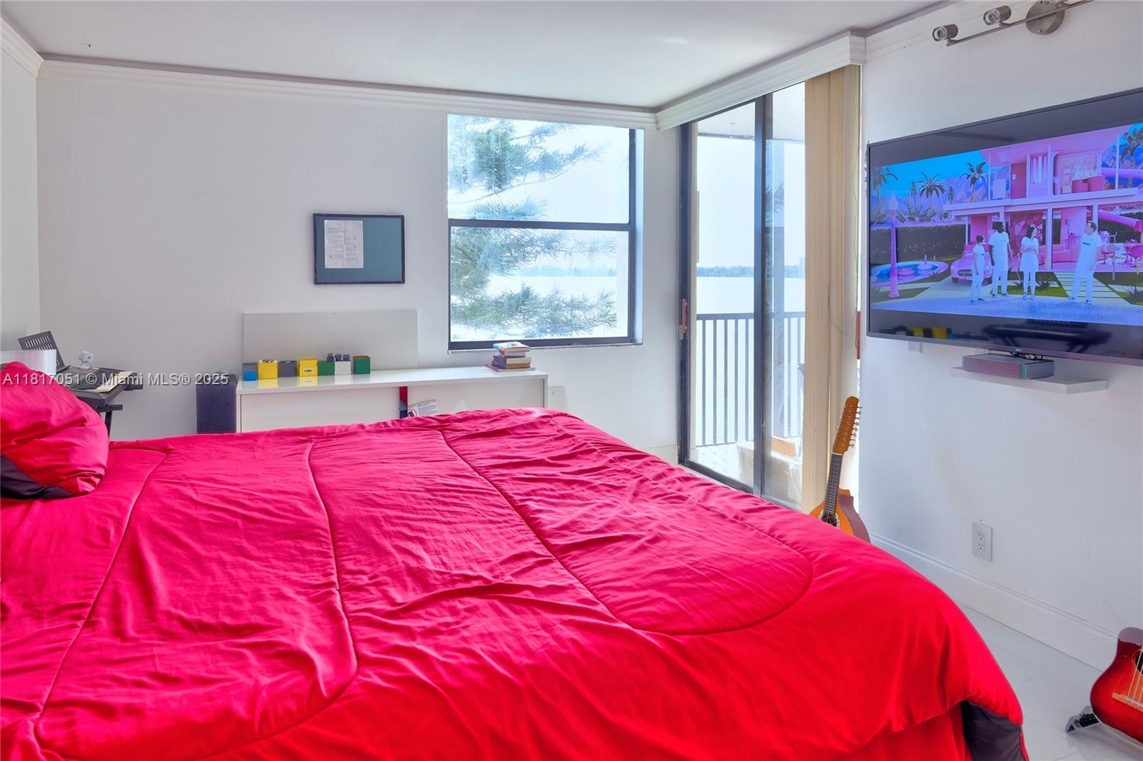 LAKE EMERALD CONDOMINIUM - Residential