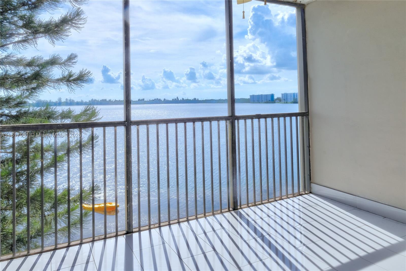 LAKE EMERALD CONDOMINIUM - Residential