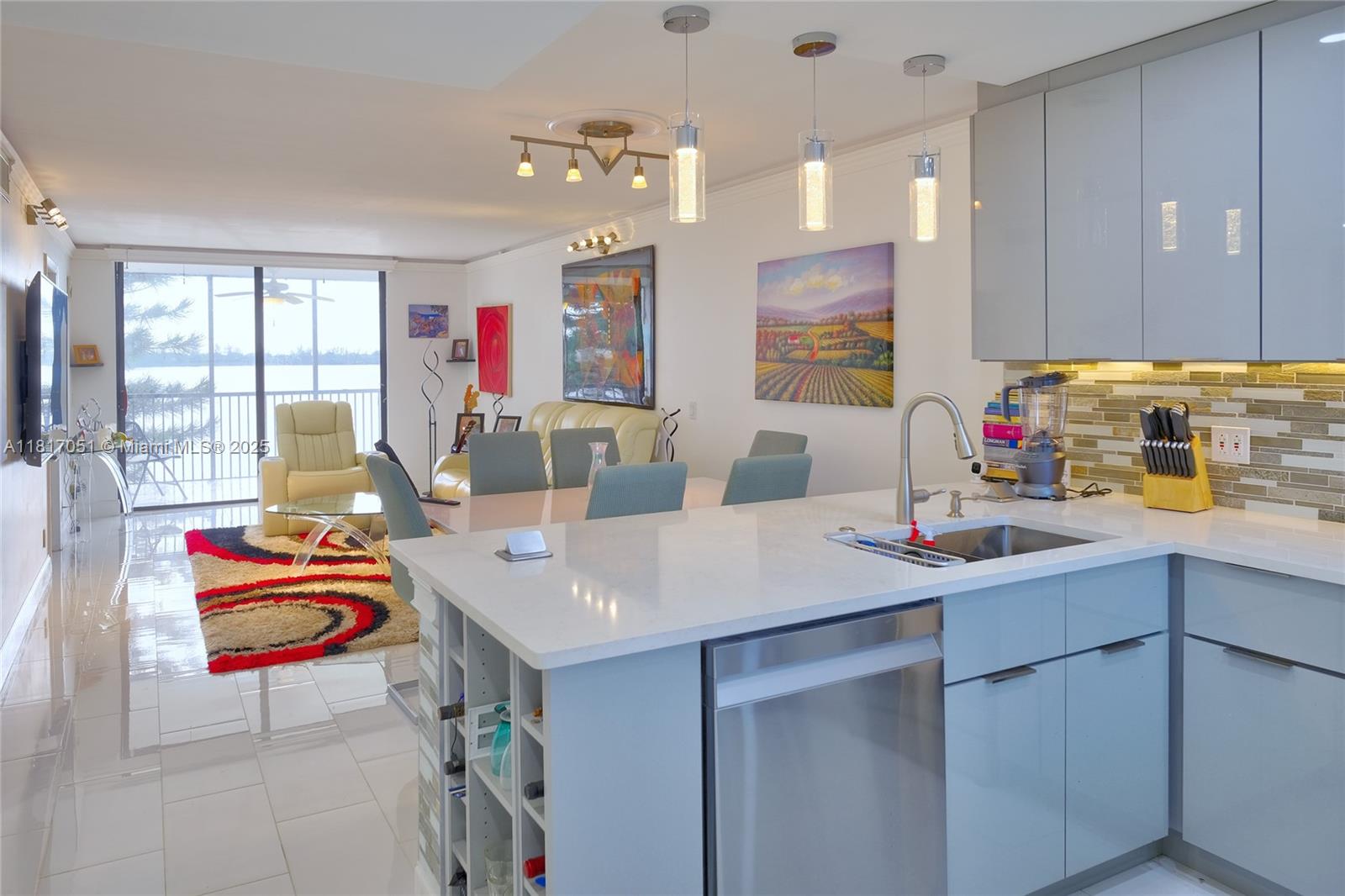 LAKE EMERALD CONDOMINIUM - Residential