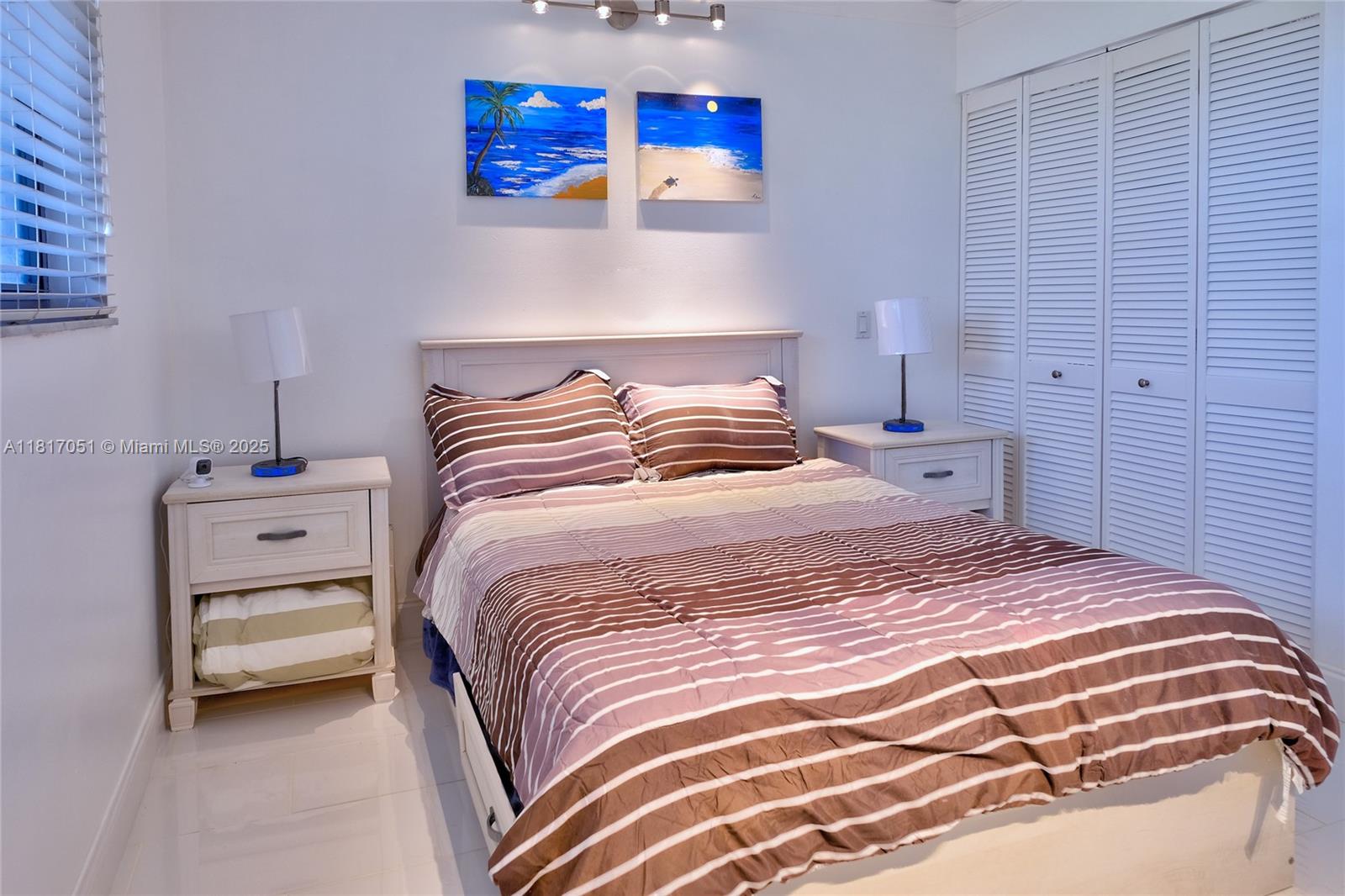 LAKE EMERALD CONDOMINIUM - Residential