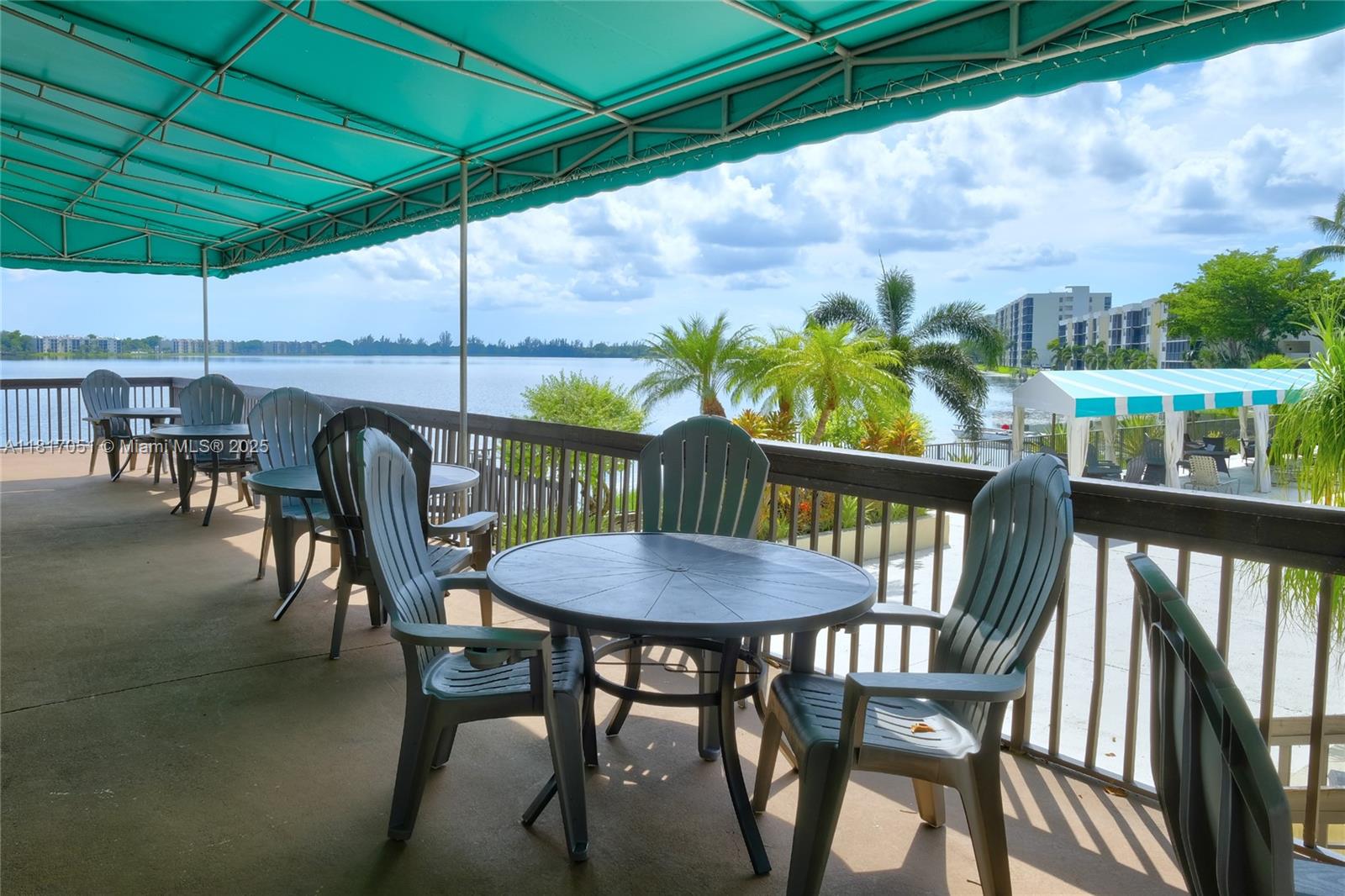 LAKE EMERALD CONDOMINIUM - Residential