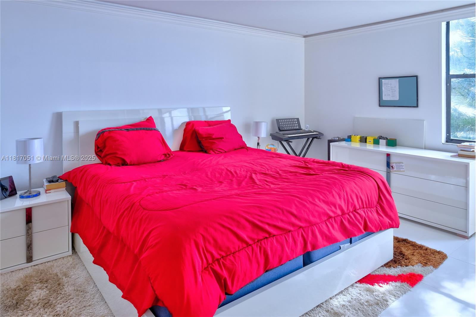 LAKE EMERALD CONDOMINIUM - Residential